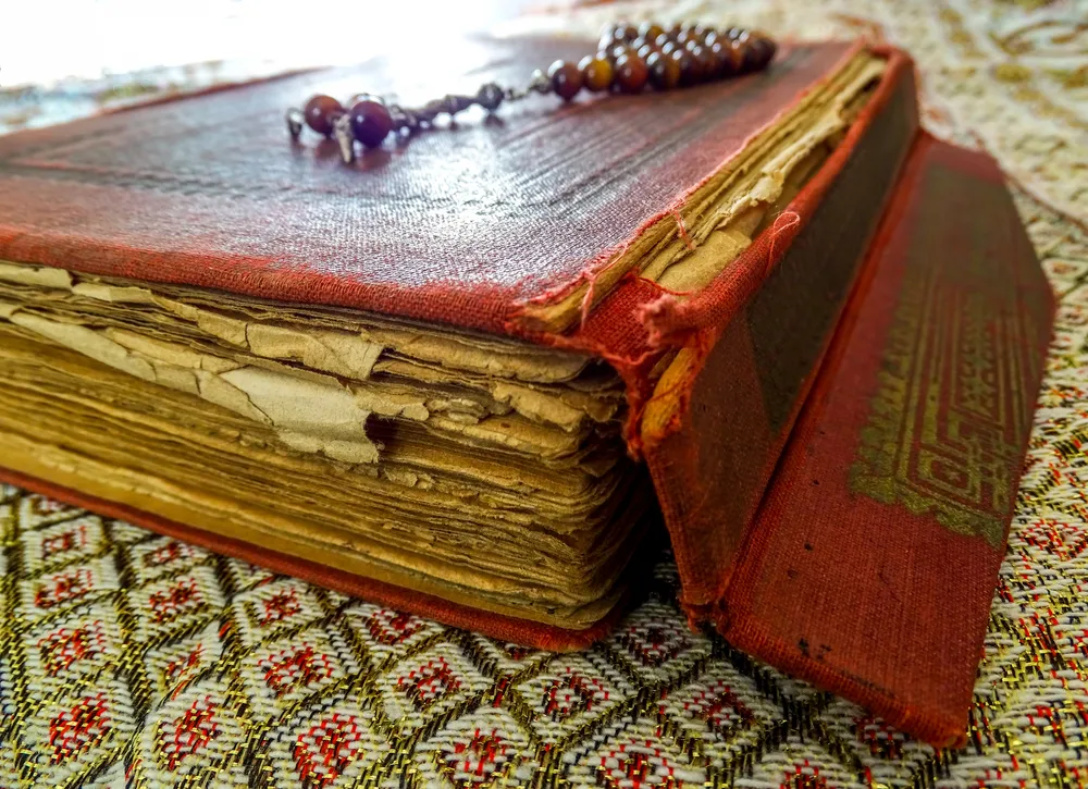 Badacze z Torunia: Przekład Koranu polskich Tatarów był trzecim na świecie po łacińskim i włoskim