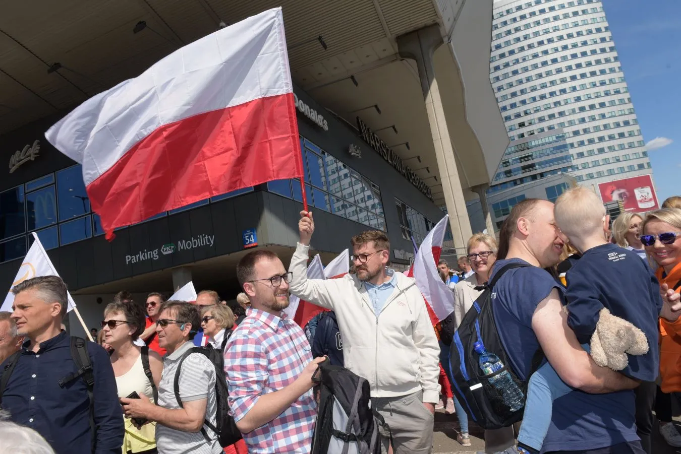 Marsz 4 czerwca. Tłumy Polaków wyszły dziś na ulice Warszawy [GALERIA]