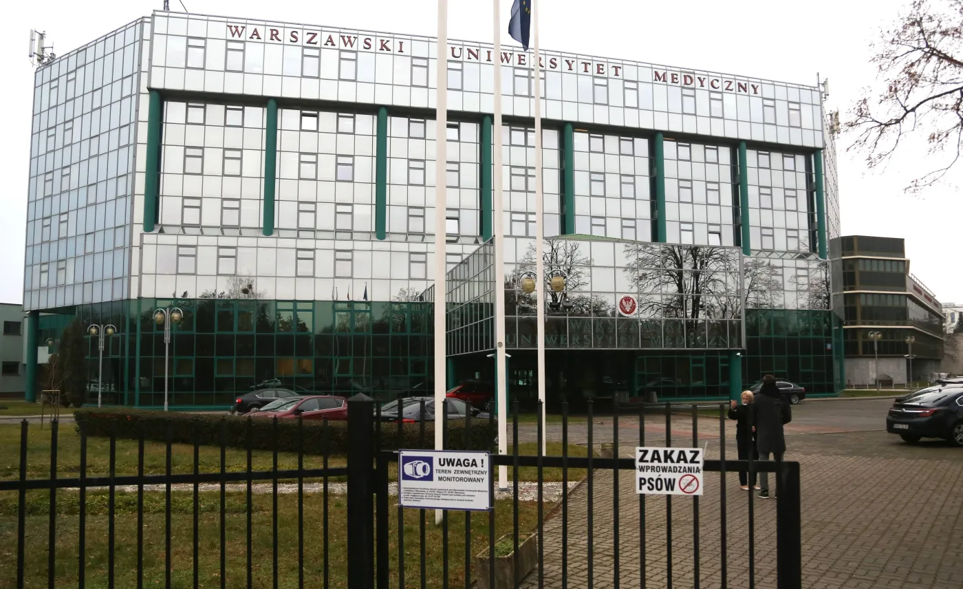 Rektor WUM przeprasza za nieprawidłowości w organizacji koronaszczepień