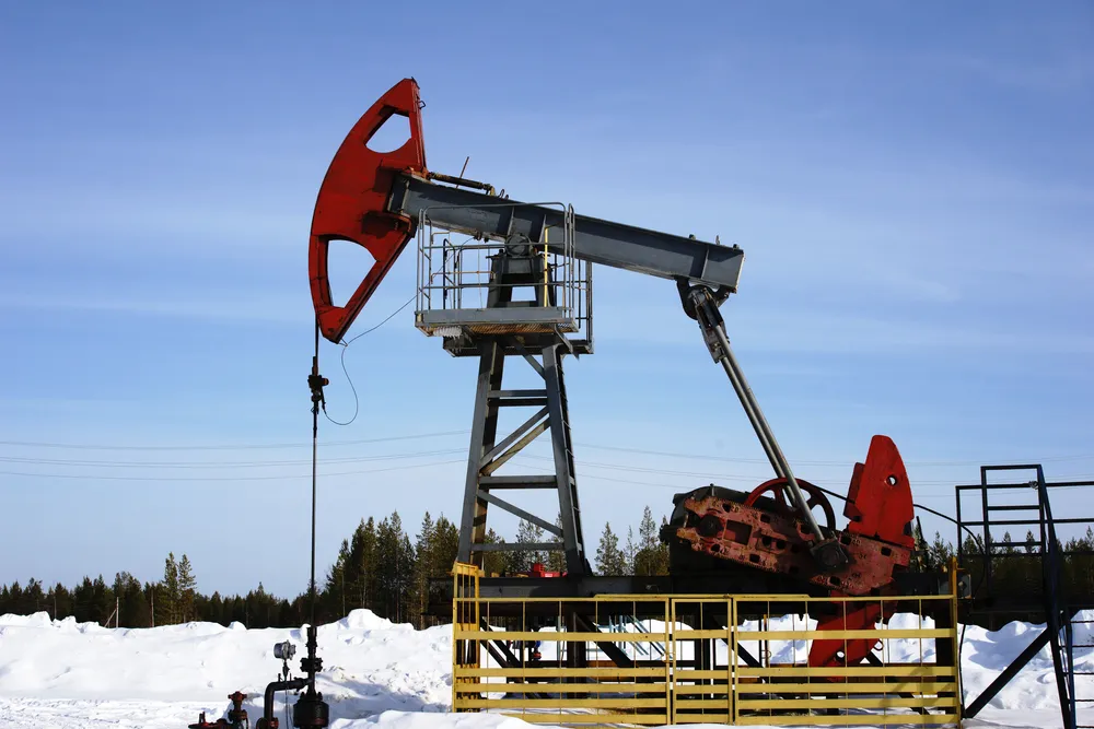 Dwa kraje: jeden ma za dużo ropy, a drugi kupi każdą jej ilość