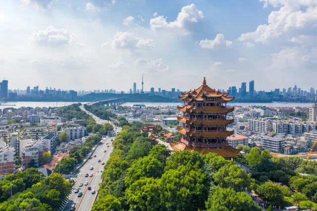 W Wuhanie mogło być 10 razy więcej infekcji koronawirusem niż oficjalnie podawano [BADANIE]