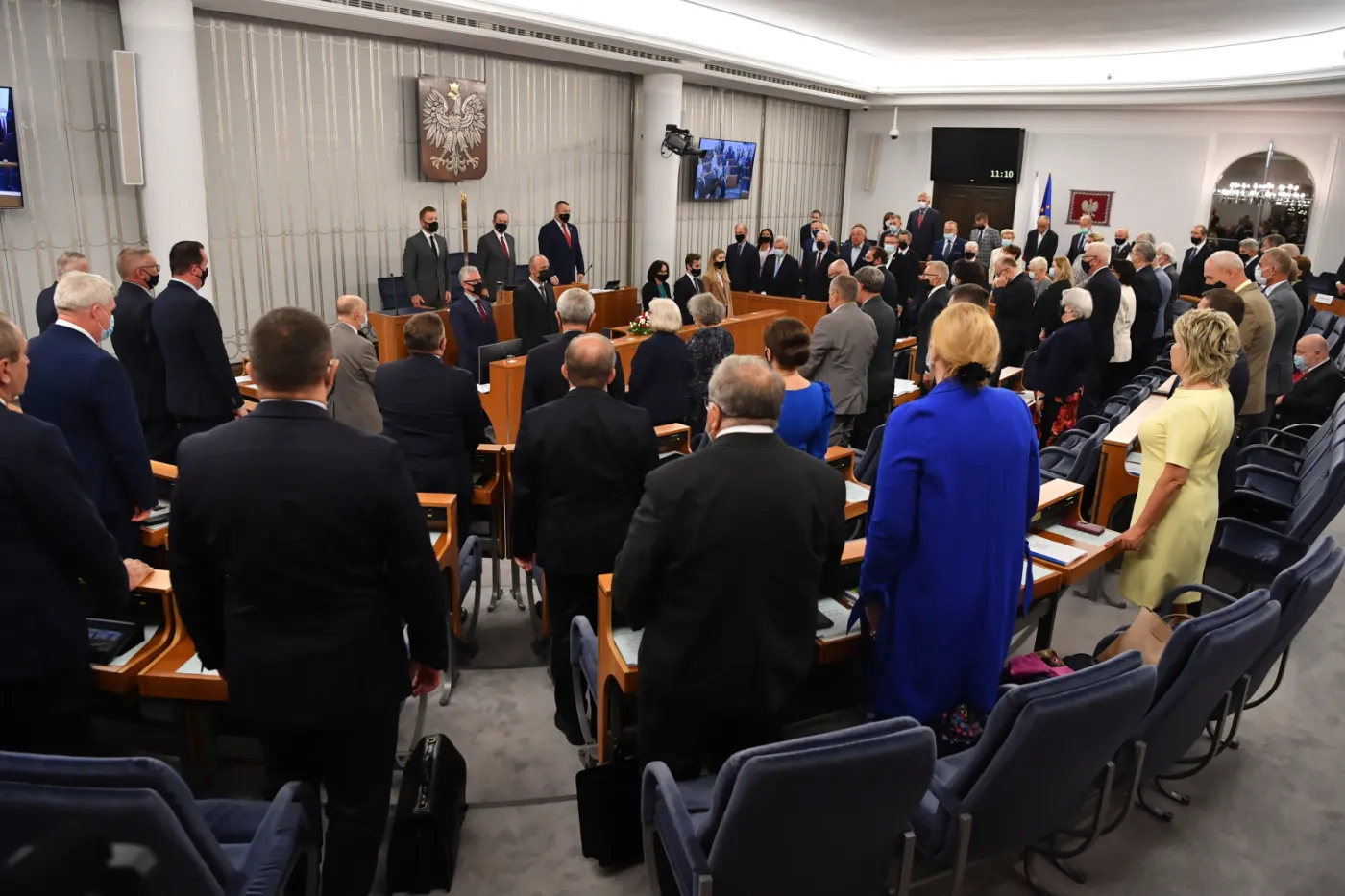 Senatorowie na sali plenarnej Senatu 