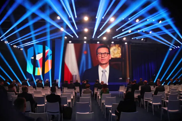 Morawiecki: Do wyborów w Czechach nie będziemy dyskutować o kopalni Turów