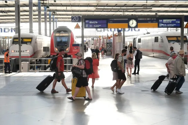 Paraliż komunikacyjny w Niemczech. Lider strajku maszynistów nie zdążył na ostatni pociąg do Berlina