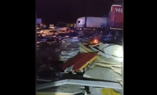 Rosyjski atak rakietowy na Charków. Są ofiary śmiertelne. "Kolejny akt terroru wymierzony w ludność cywilną"