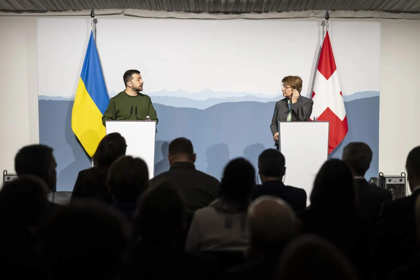 Zełenski chce udziału Chin w konferencji pokojowej