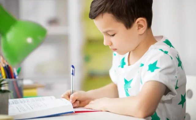 Zadawanie prac domowych. Jakie przepisy obowiązują w innych krajach?