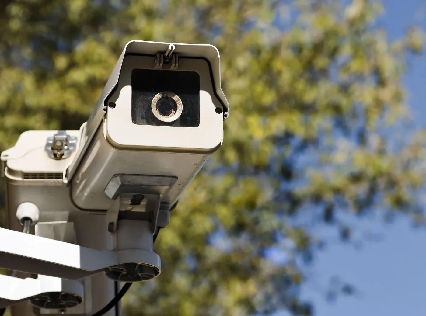 Posypią się mandaty? AI sprawdzi, czy rozmawiasz przez telefon w czasie jazdy