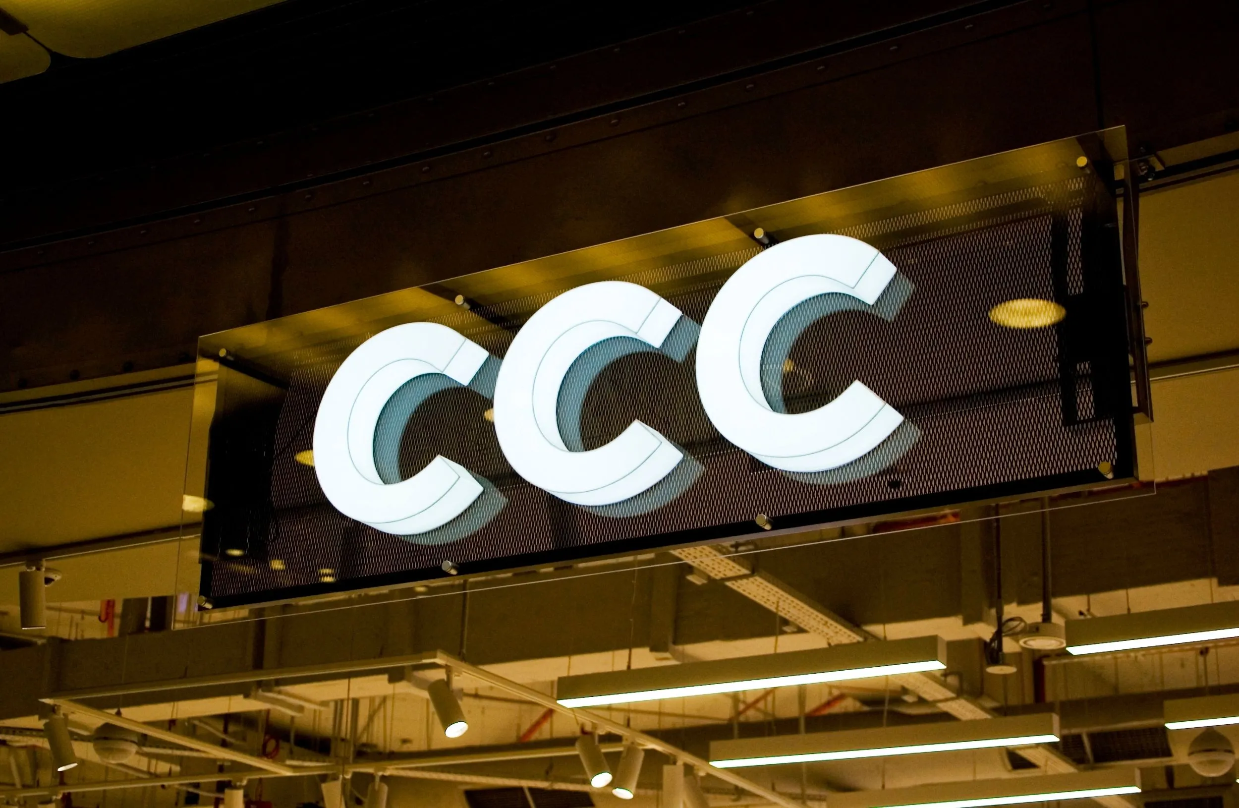 CCC miało 56,1 mln zł straty netto, 778,4 mln zł zysku EBITDA w r.obr ...