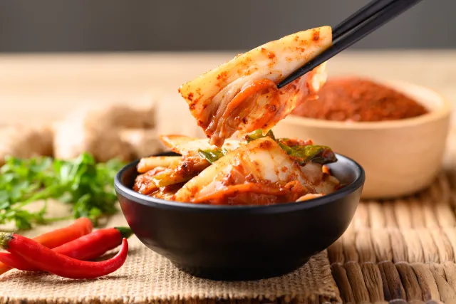 Toksyczne kimchi w szkole. Zachorowały setki osób w Korei Południowej