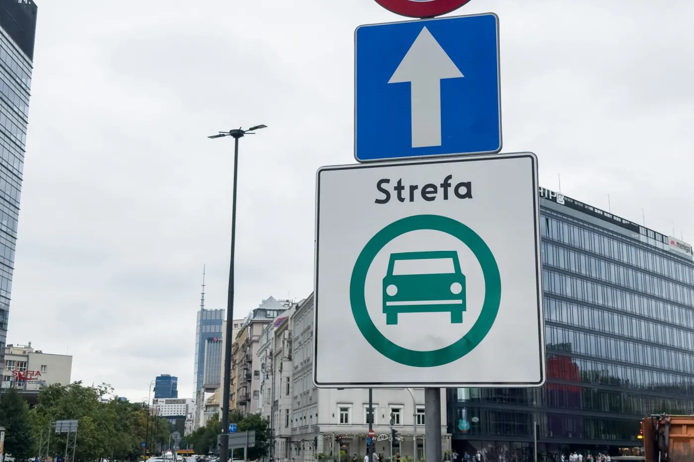 Martwa strefa czystego transportu w Warszawie. Liczba mandatów? Zero