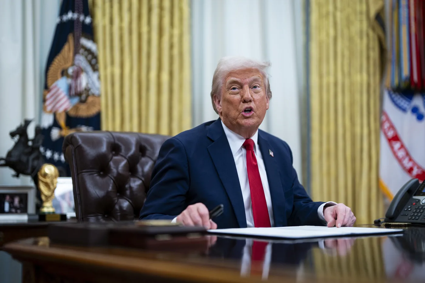 Cła nawet dla pingwinów, ale nie dla złota i … Rosji ! Trump kończy z globalizacją