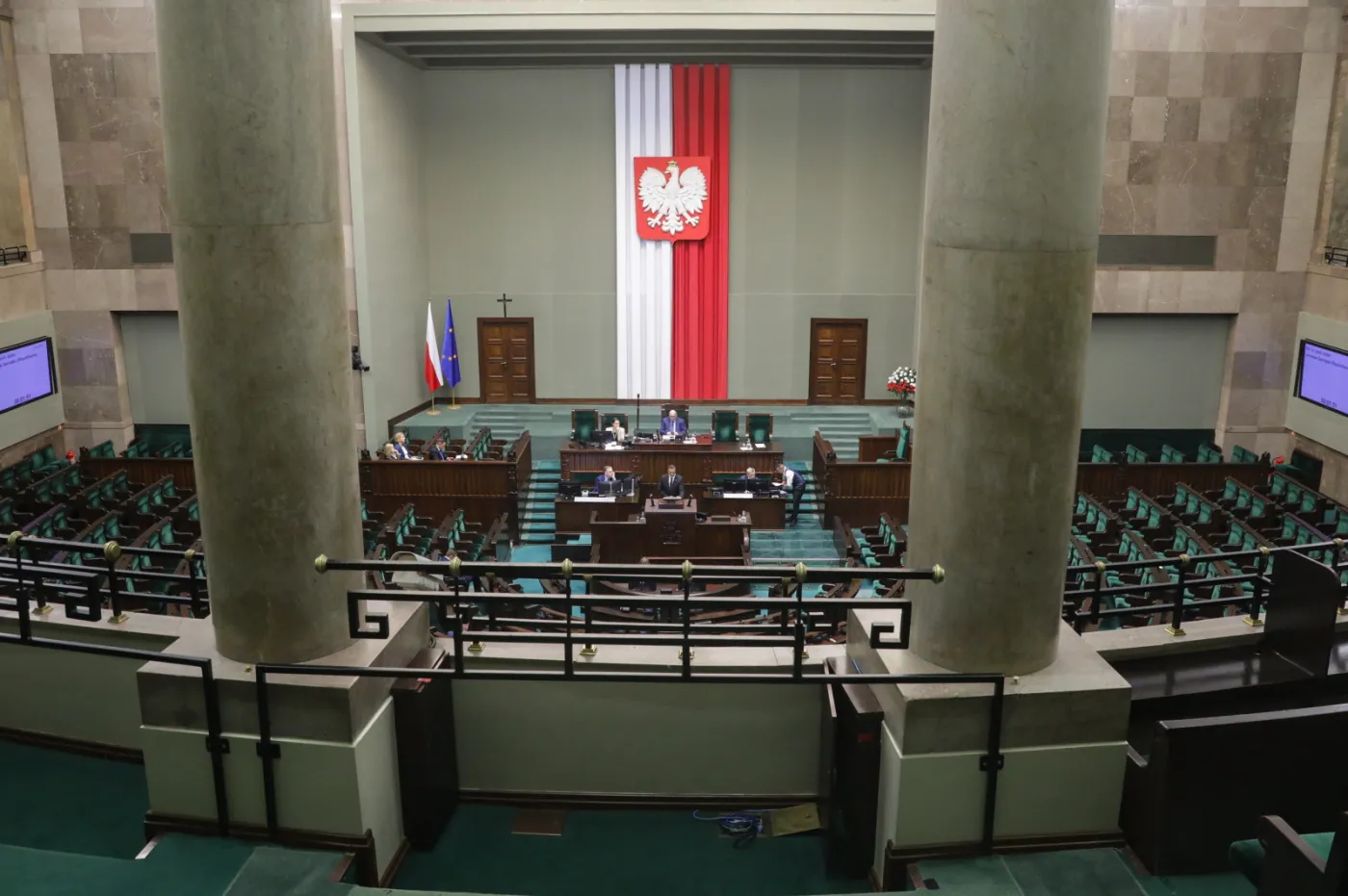 Rekonstrukcja rządu opóźniona przez Hołownię? Czarzasty ujawnia kulisy