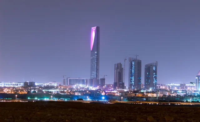 Szczyt Ligi Arabskiej i Organizacji Współpracy Islamskiej: Książę bin Salman oskarżył Izrael o zbrodnie wojenne