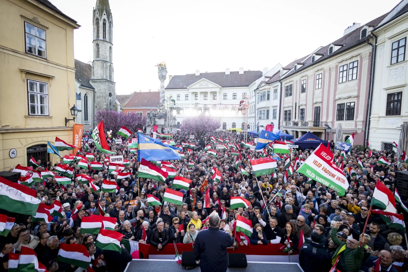 Wybory na Węgrzech. Lider Tiszy zapowiada zwycięstwo i walkę z korupcją
