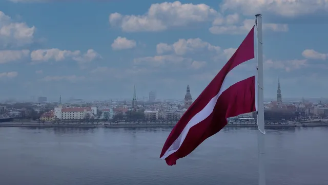 Drony z Rosji rozbiły się na Łotwie. Wojsko potwierdza i wydaje ostrzeżenia