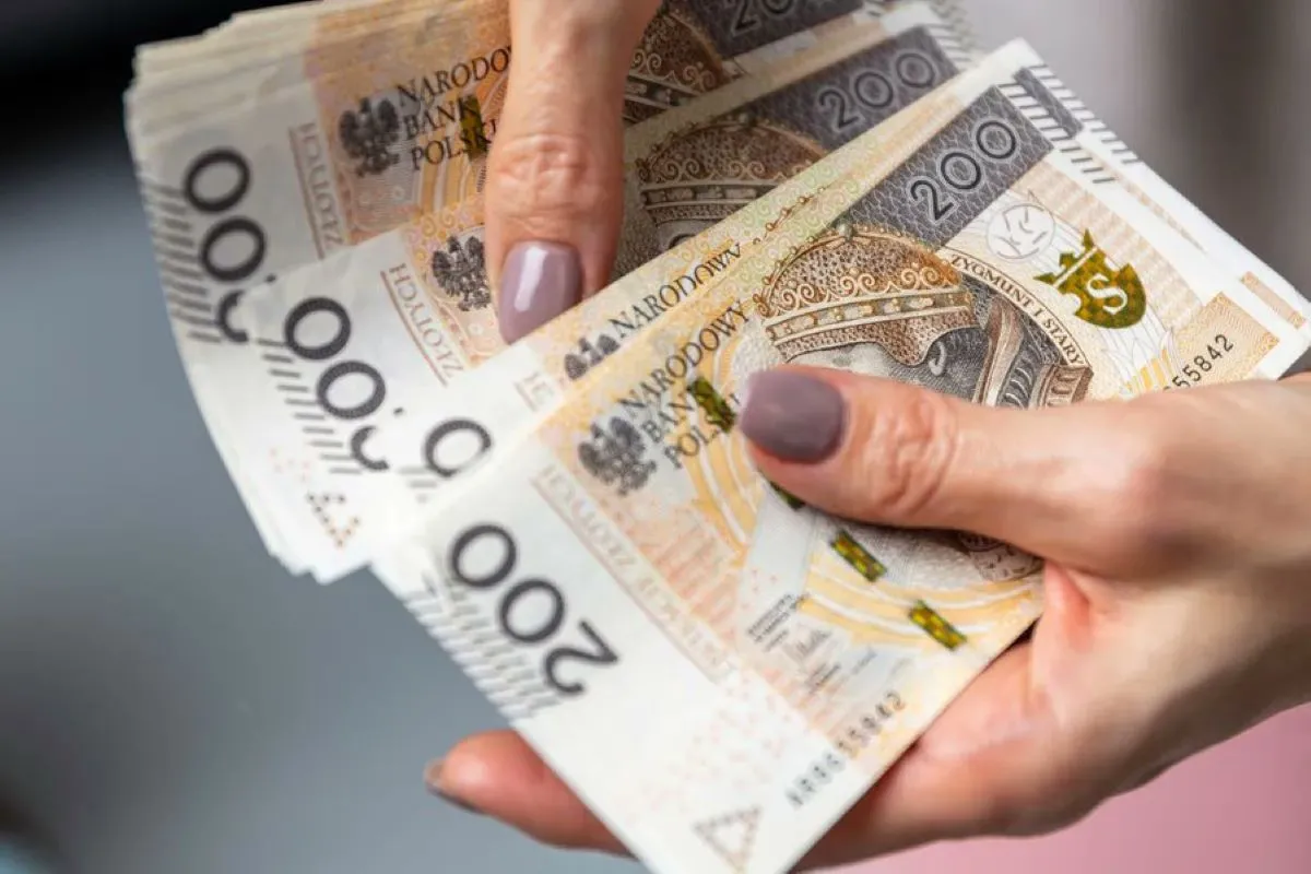 banknoty, pieniądze