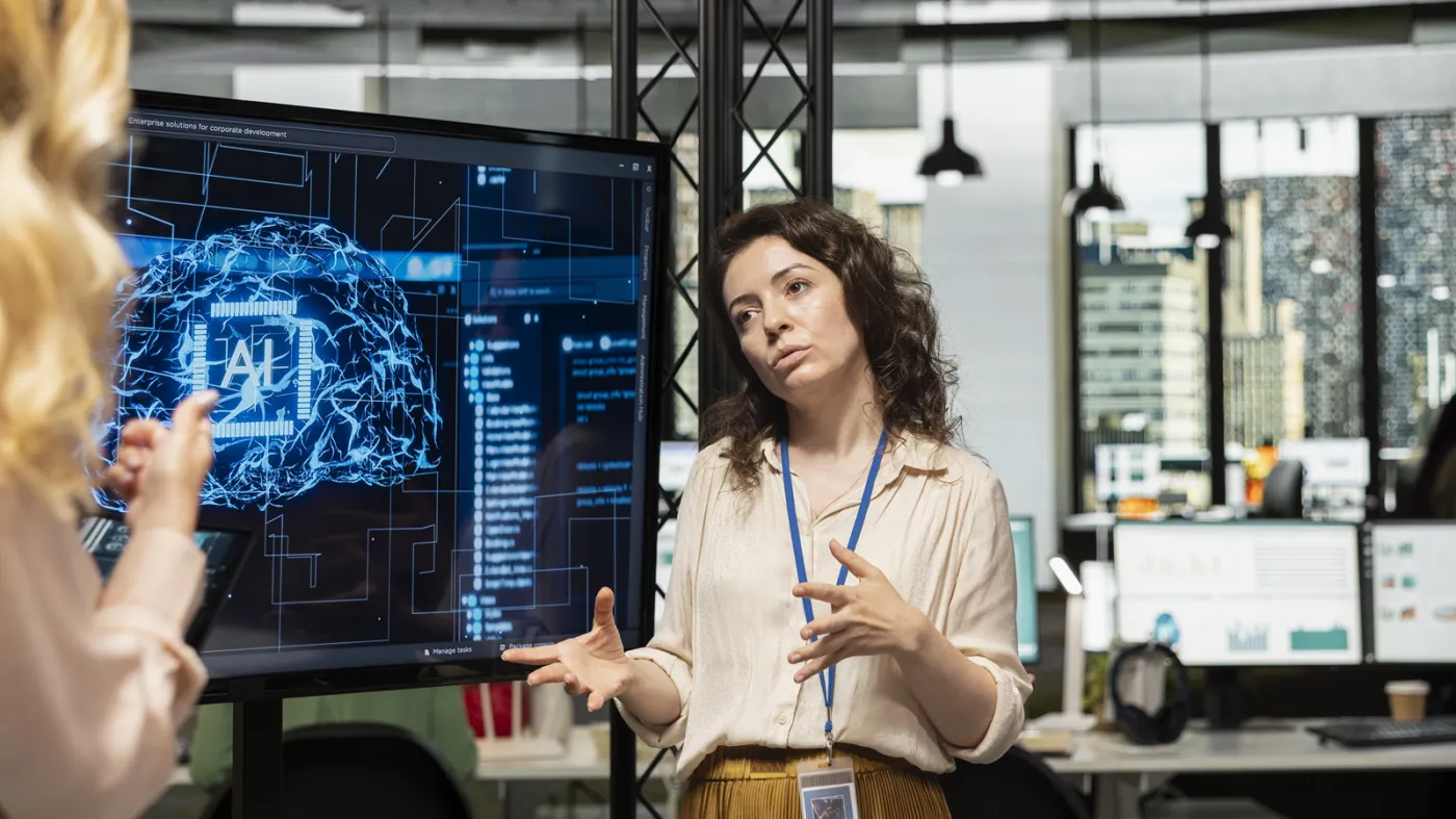 Rynek pracy potrzebuje osób znających technologie AI. Firmy stawiają nie tylko na kompetencje inżynierskie, ale też na osoby, szczególnie kobiety, łączące biznes, wiedzę ekspercką ze znajomością technologii sztucznej inteligencji.