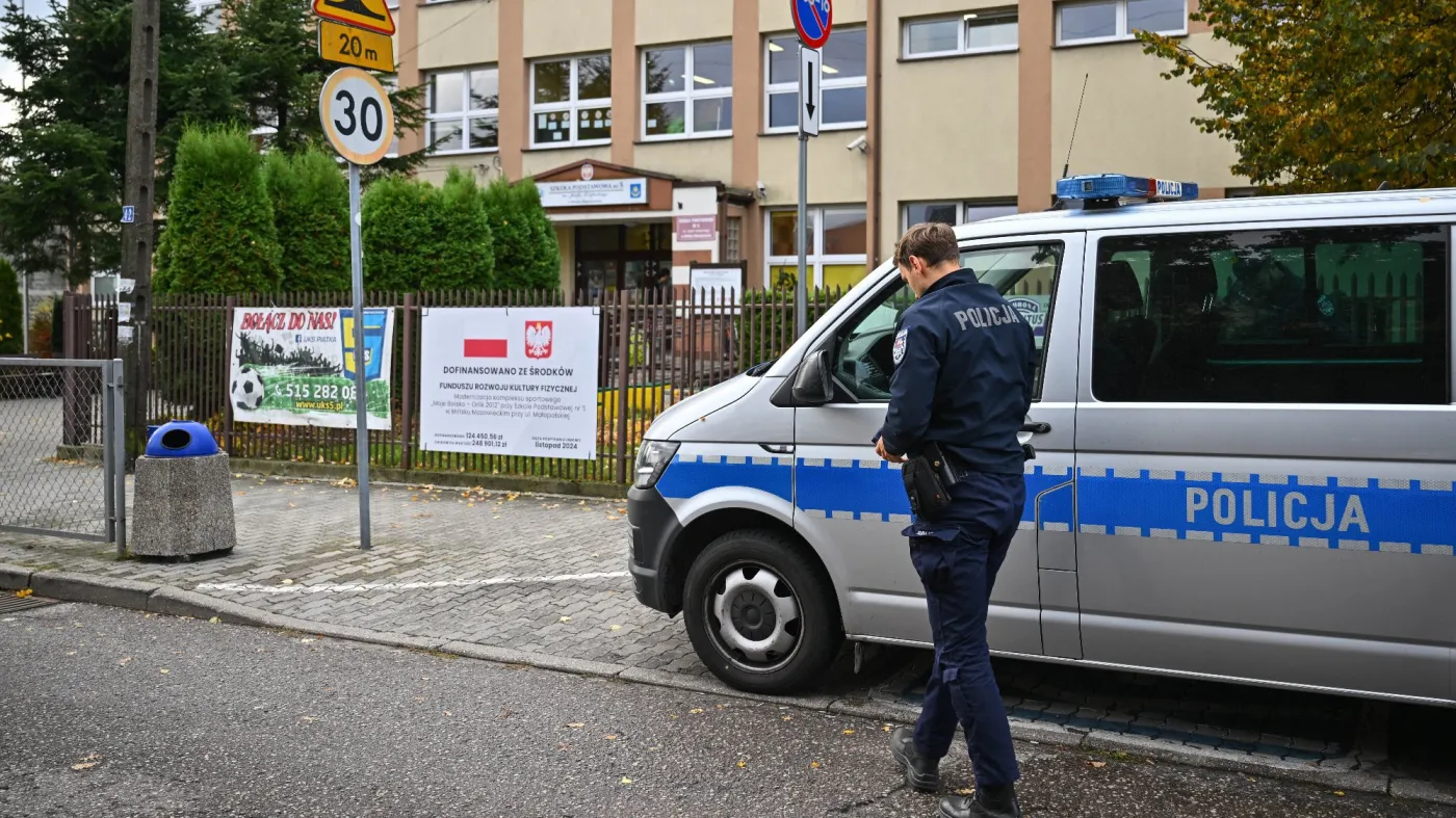 3,5 tysiąca policjantów monitoruje mazowieckie szkoły. Nowe informacje ze sztabu kryzysowego