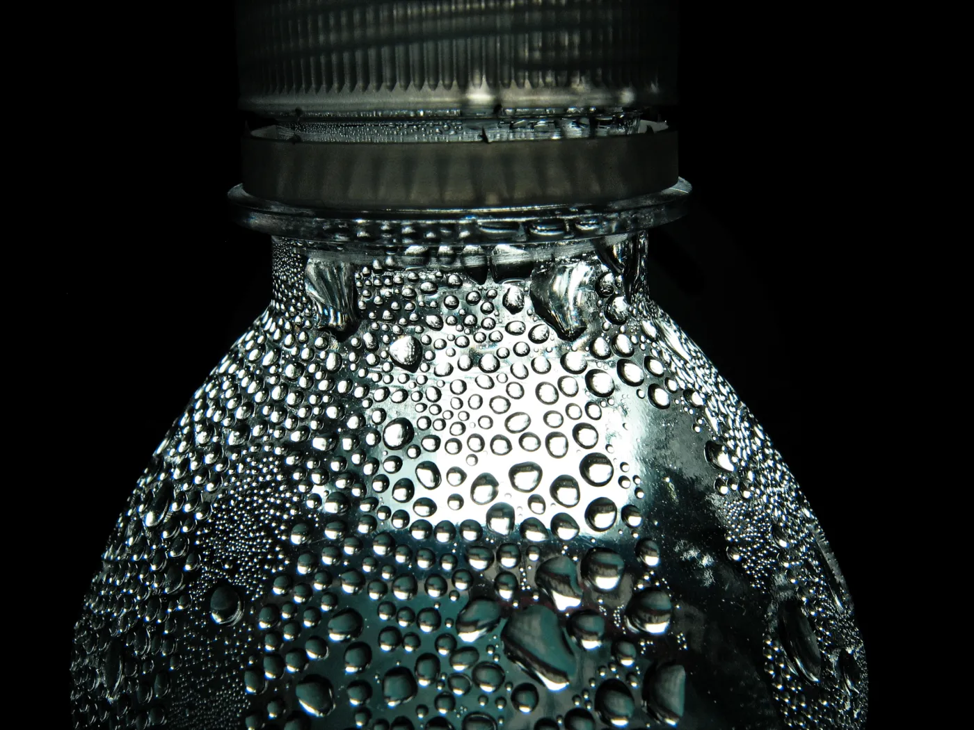 Kaucja na butelki PET - sposób na udany recykling