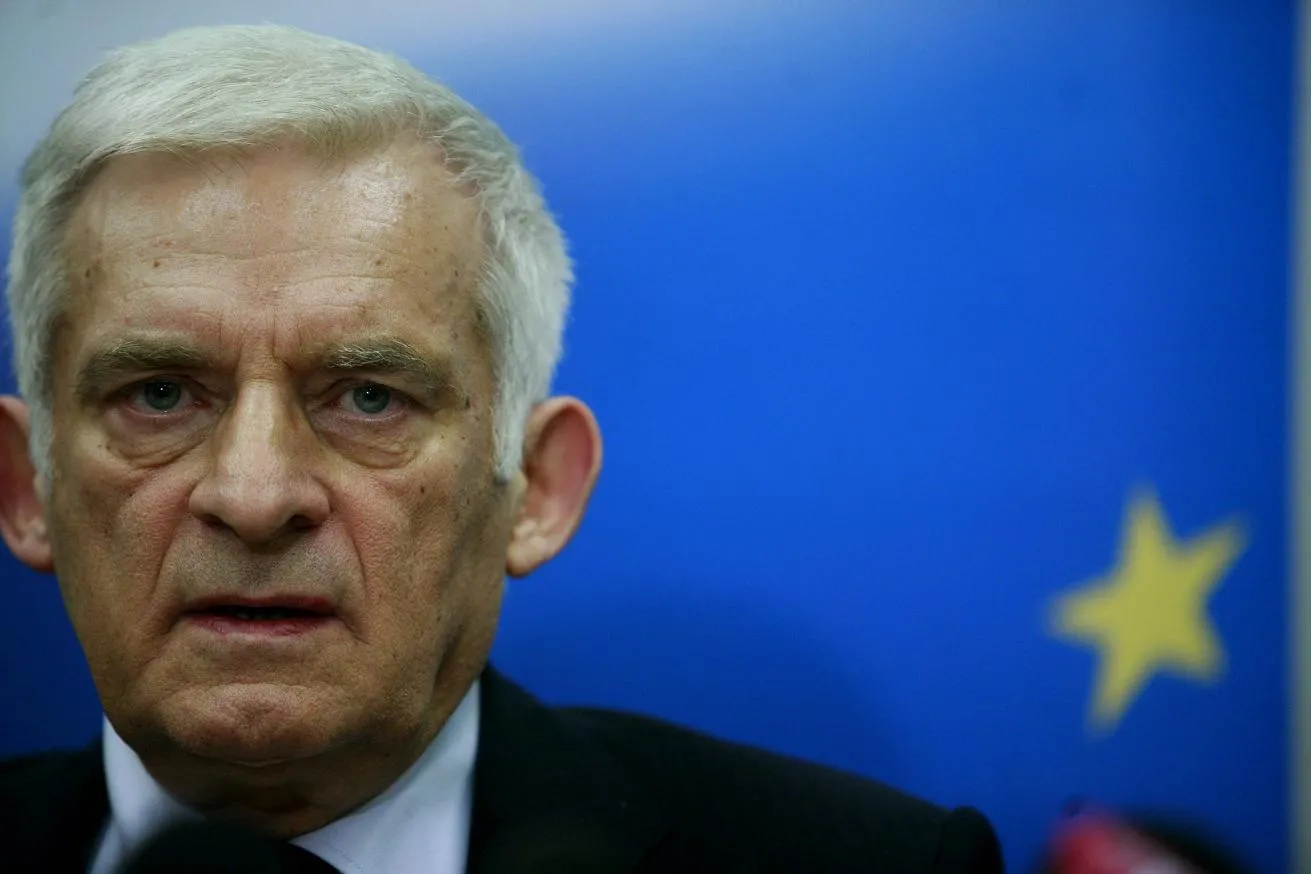 Jerzy Buzek zaniepokojony polityką rządu Węgier