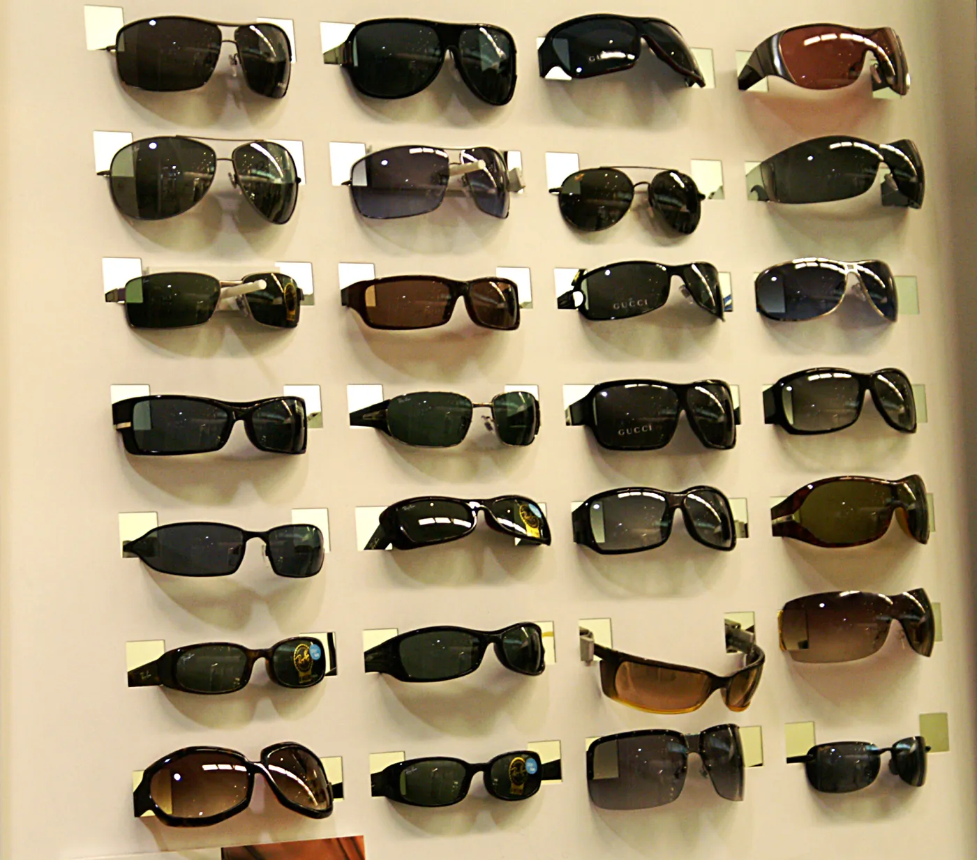 Milion groźnych dla wzroku chińskich okularów skonfiskowano we Włoszech