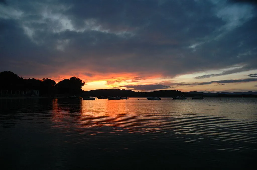 1425722-zachod-slonca-na-wyspie-chalkidiki.jpg
