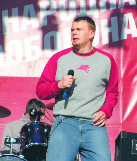 1593523-muzyk-rockowy-oleksandr-polozynski.jpg