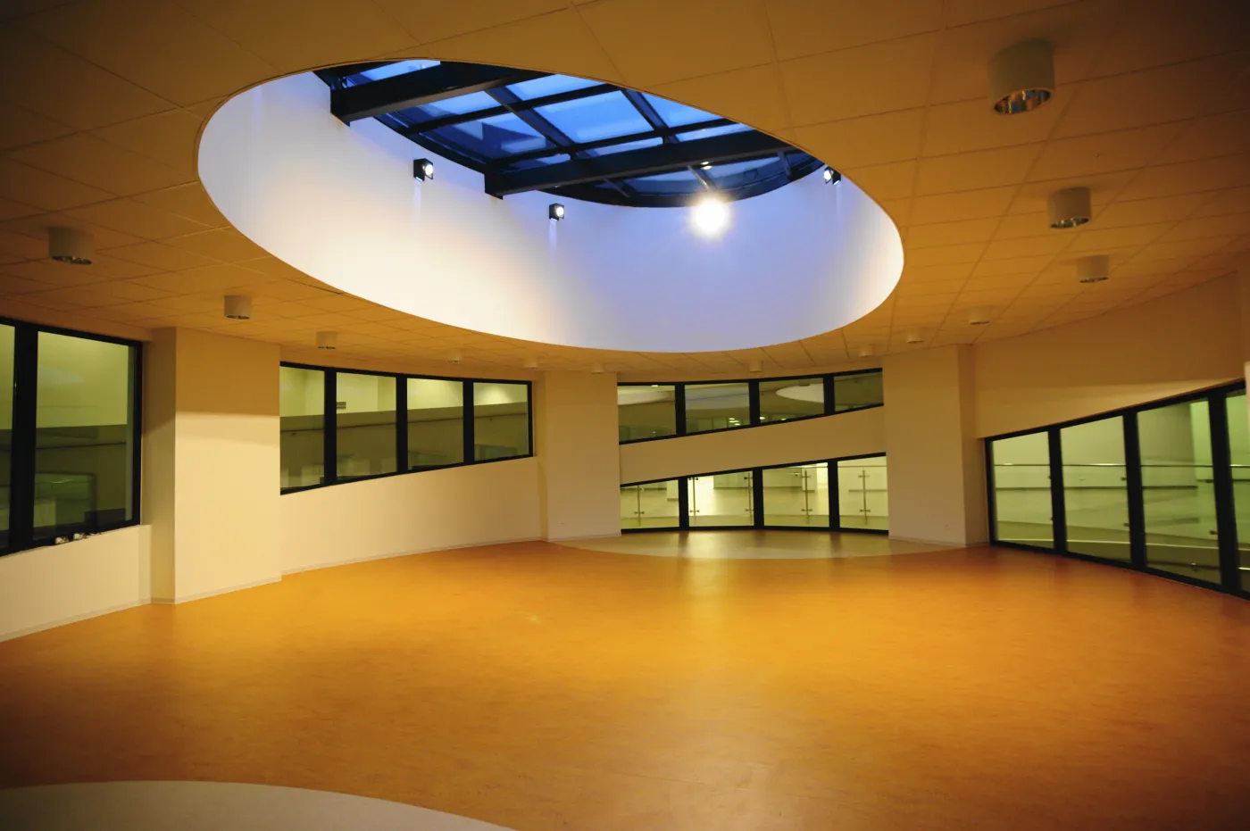 1602869-centrum-edukacji-i-sportu-w-mysiadle.jpg