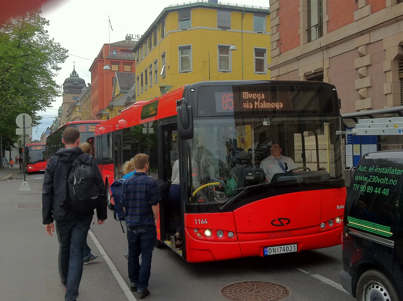 1806792-autobusy-polskiego-solarisa-w-oslo.jpg