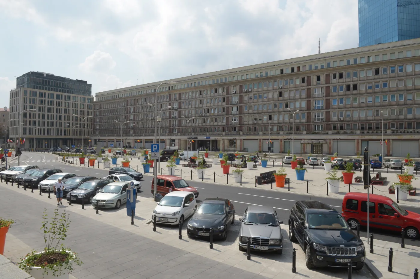 Modernizacja Placu Powstańców Warszawy - miało być światowo, jest polski kicz (ZDJĘCIA)