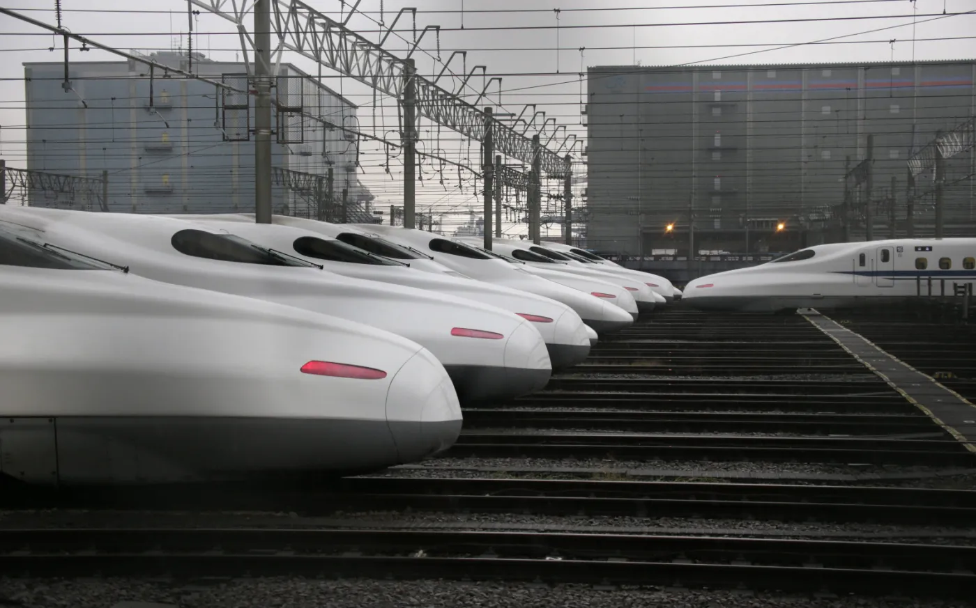 1939090-kolej-szybkich-predkosci-shinkansen.jpg