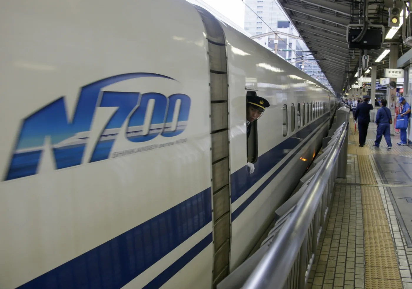 1939154-kolej-szybkich-predkosci-shinkansen.jpg