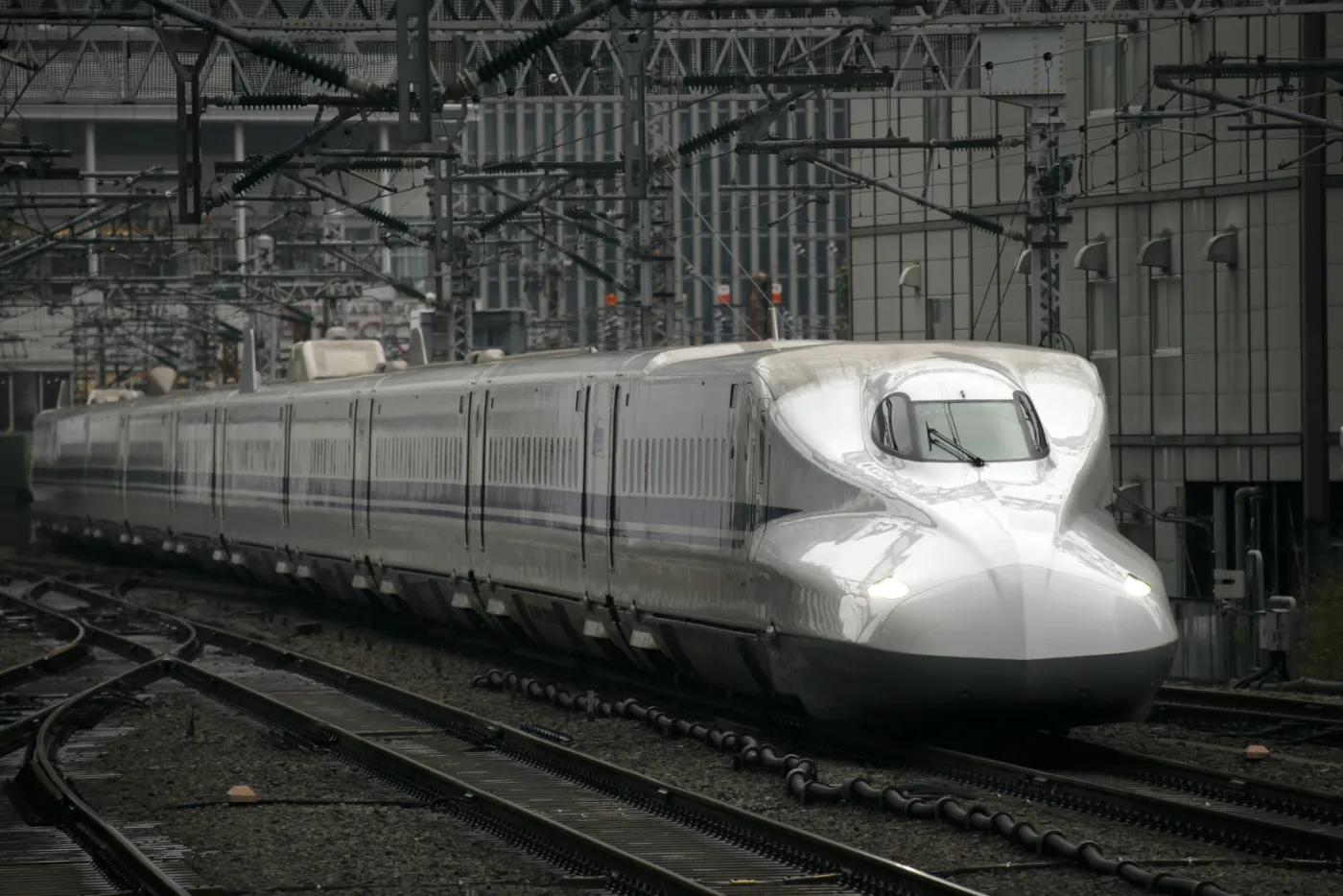 1939186-kolej-szybkich-predkosci-shinkansen.jpg