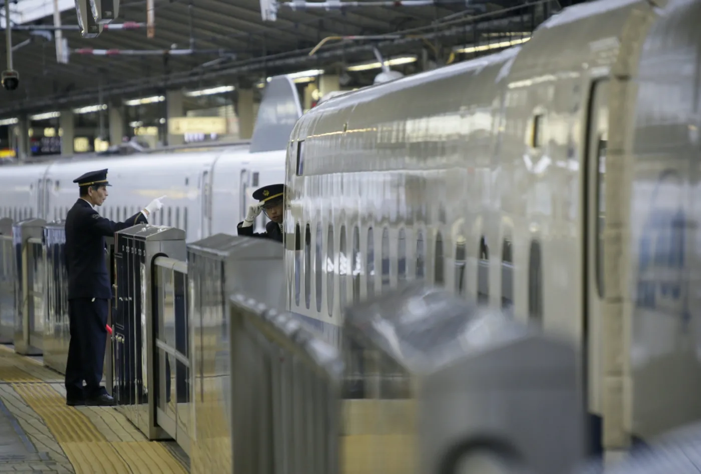 1939122-kolej-szybkich-predkosci-shinkansen.jpg