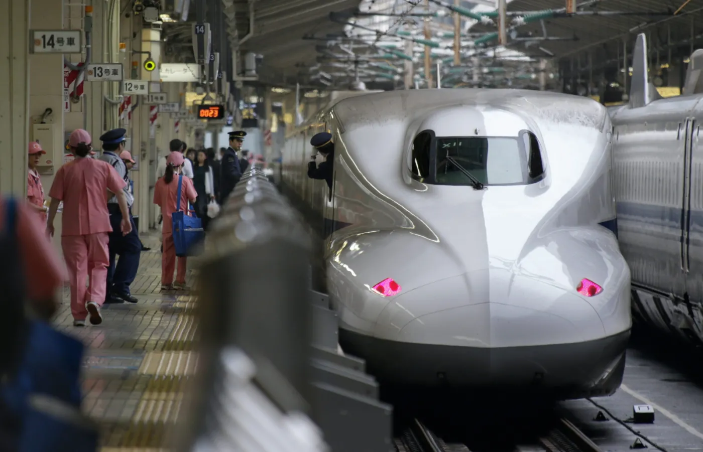 1939138-kolej-szybkich-predkosci-shinkansen.jpg