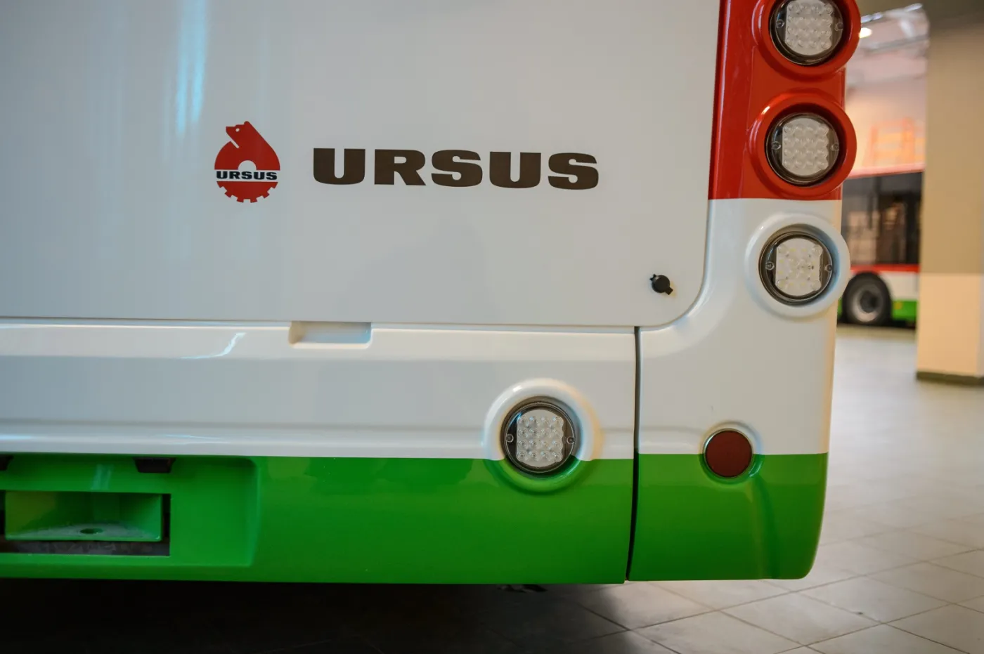 1988255-pierwszy-elektryczny-autobus-marki.jpg