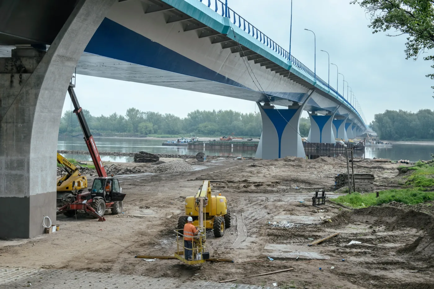 Nowy most na Wiśle za 200 mln zł. Zobacz zdjęcia z próby obciążeniowej