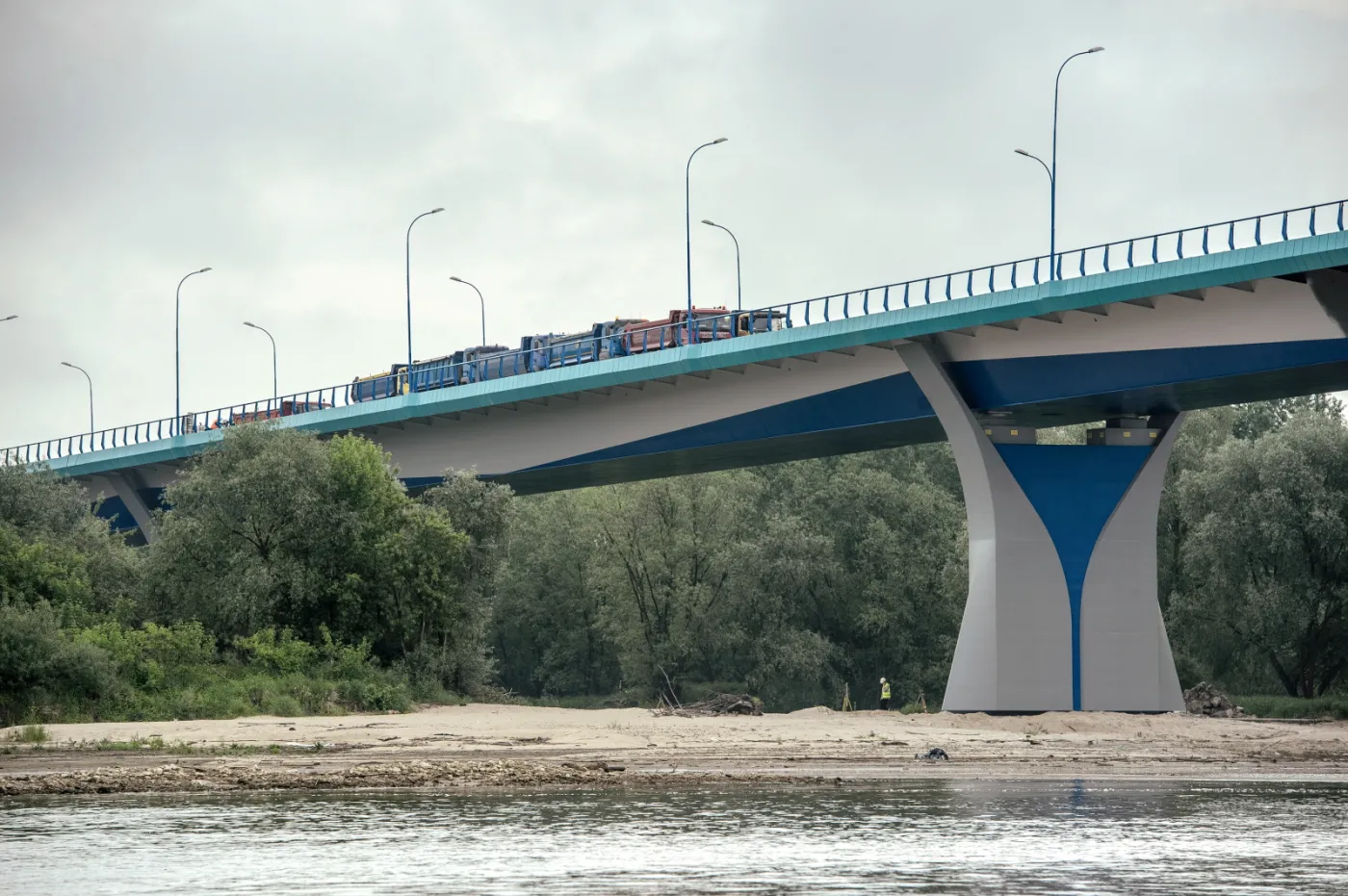 2185868-proba-obciazeniowa-mostu-w-kamieniu.jpg