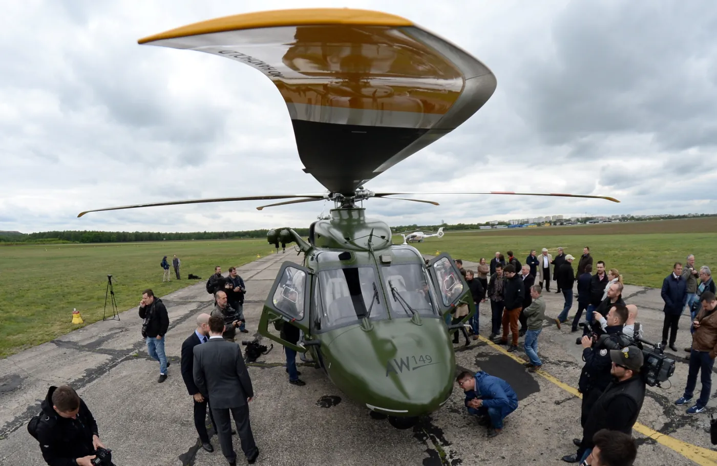 2188518-prezentacja-smiglowca-agustawestland.jpg
