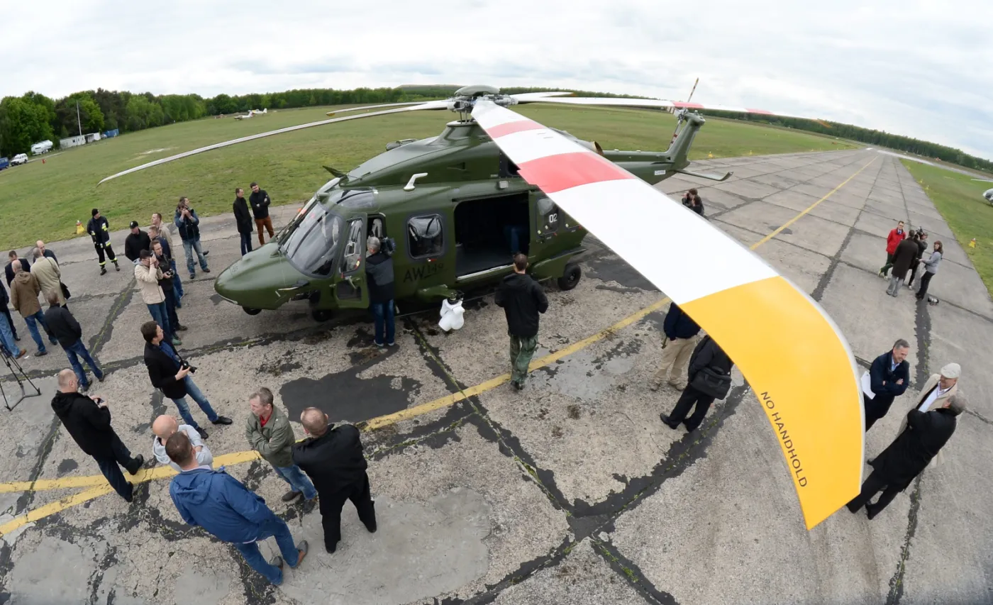 2188534-prezentacja-smiglowca-agustawestland.jpg