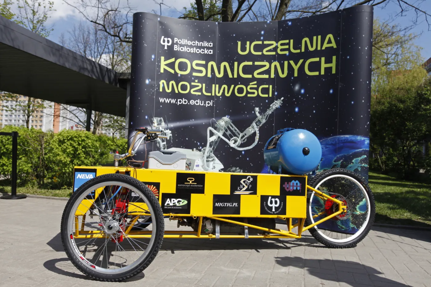 2168813-politechnika-bialostocka-pneumobil.jpg