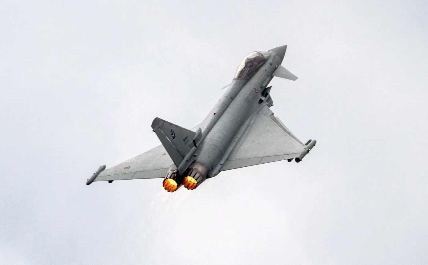 2283755-pokaz-wloskiego-eurofightera-podczas.jpg