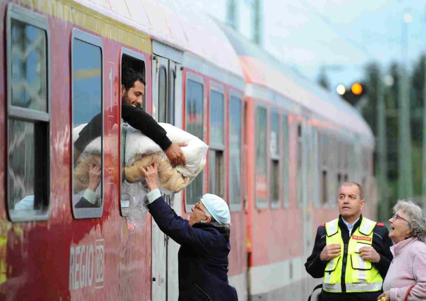 Imigranci w Freilassing w Niemczech EPA/ANDREAS GEBERT Dostawca: PAP/EPA.