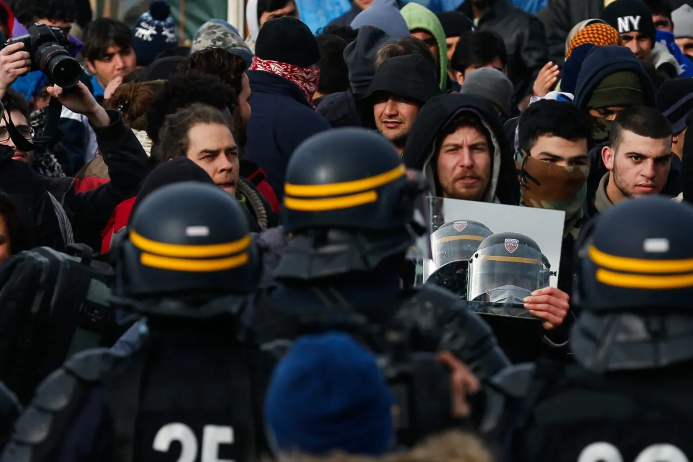 Belgia cofnęła do Francji 600 migrantów. Gdzie trafią uchodźcy z Calais?