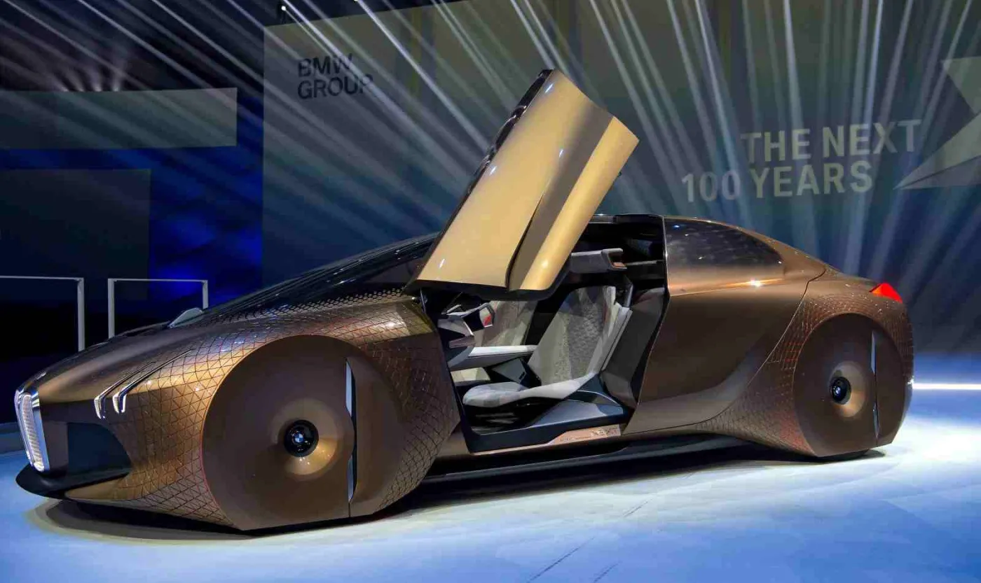 2483780-bmw-vision-next-100-model-koncepcyjny.jpg