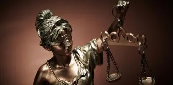 25 lat za niewinność. Temida w Polsce jest nie tylko ślepa, ale i głucha