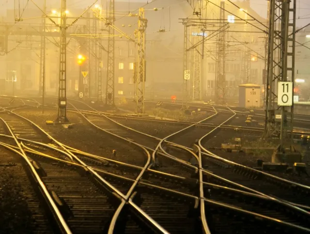 Raport: Porażka Kolei Śląskich to wynik zbyt ambitnego rozkładu jazdy