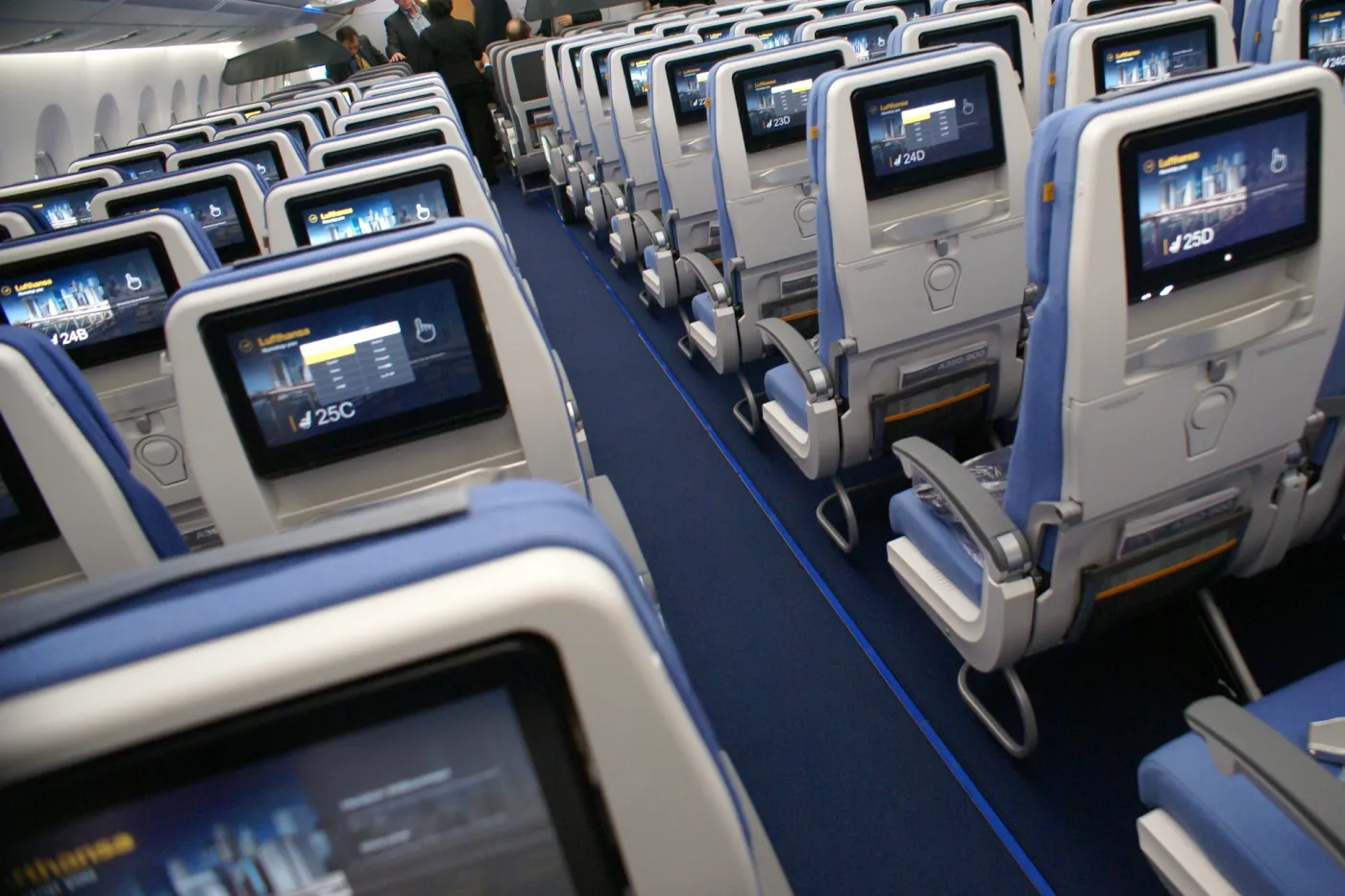 2808395-airbus-a350-fotele-klasy-ekonomiczne.jpg