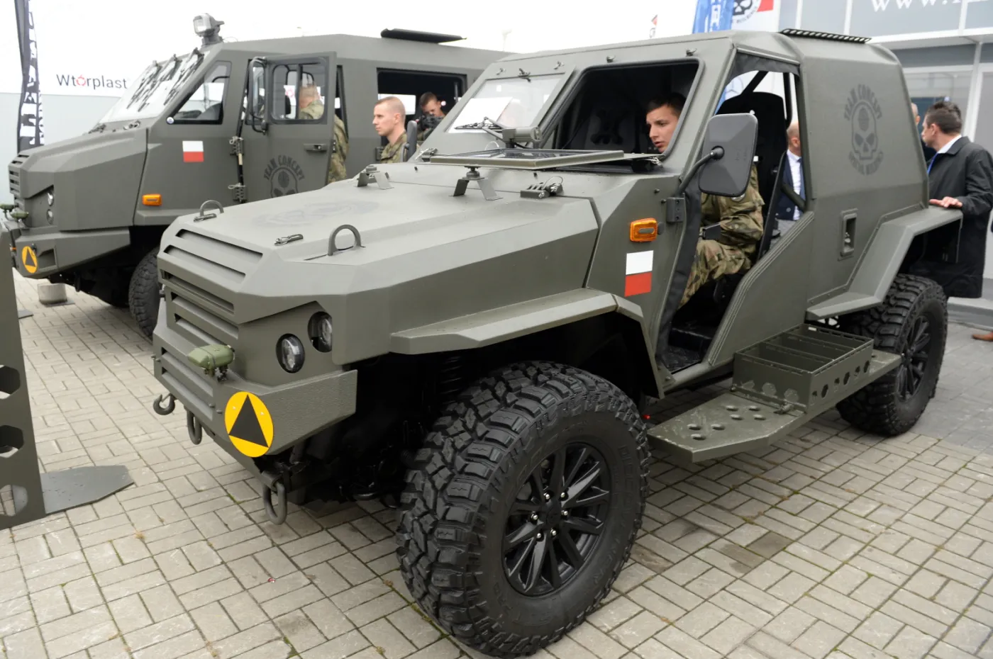 3076672-lekki-pojazd-uderzeniowy-lpu-wirus.jpg
